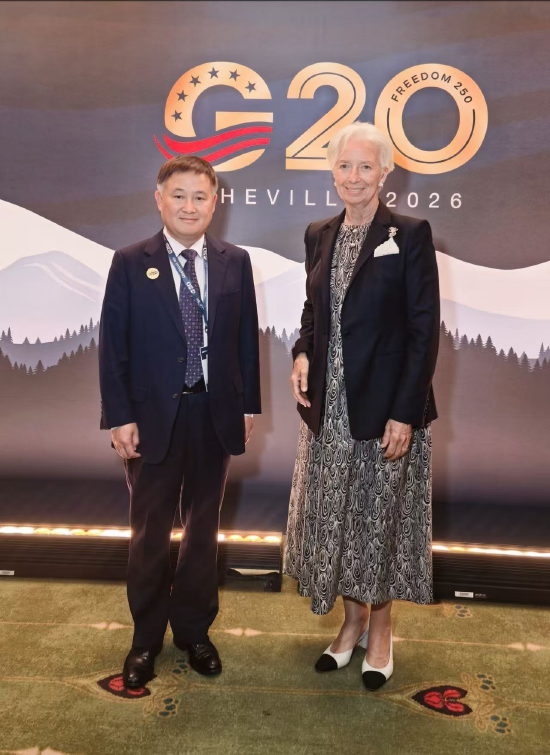 潘功胜会见国际金融机构负责人和相关国家财长及央行行长