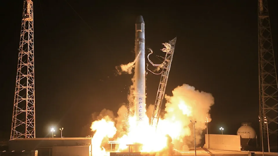 富国银行：SpaceX无线业务将冲击传统运营商，而铁塔房地产投资信托基金将“悄然”获利